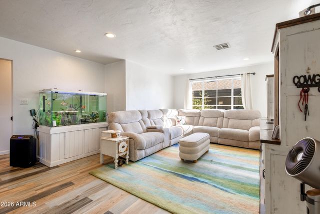 708 E NORTHVIEW Avenue, Phoenix, AZ 85020