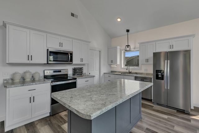 1000 10th Avenue NE, Sauk Rapids, MN 56379