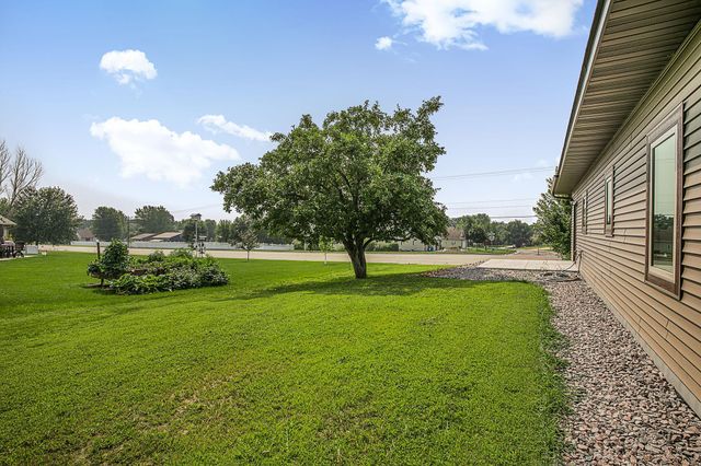 1000 10th Avenue NE, Sauk Rapids, MN 56379