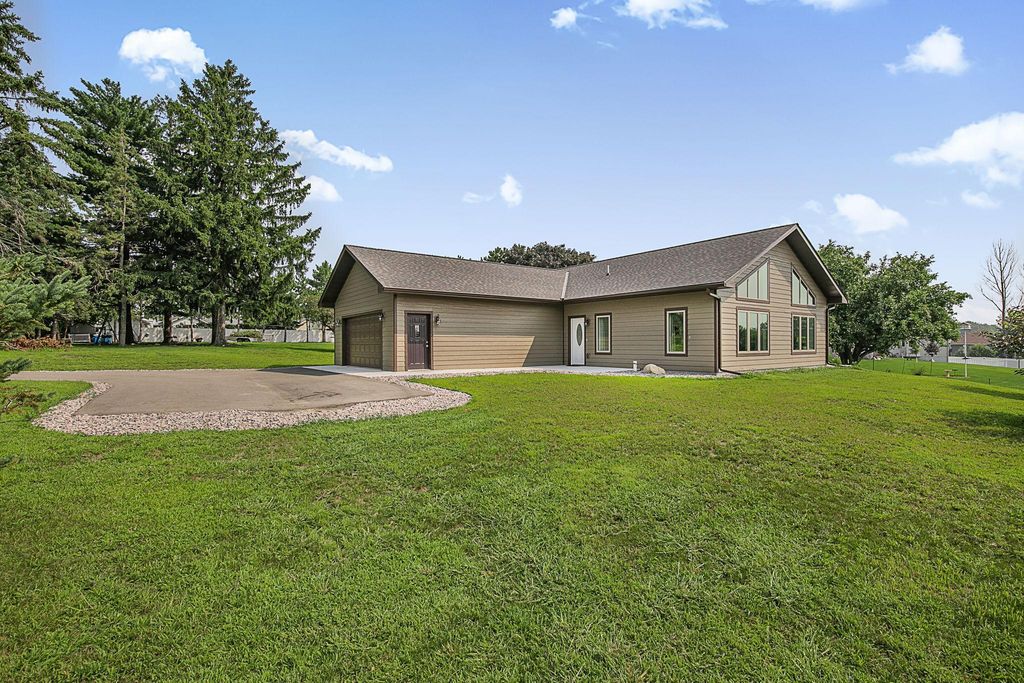 1000 10th Avenue NE, Sauk Rapids, MN 56379