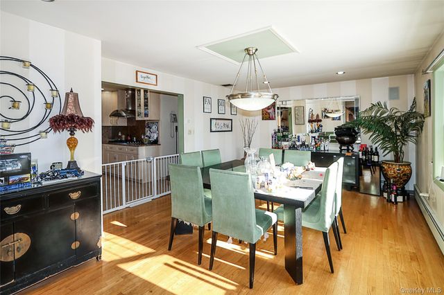 25 Centre Street, Lynbrook, NY 11563