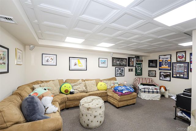 25 Centre Street, Lynbrook, NY 11563