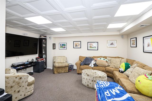 25 Centre Street, Lynbrook, NY 11563