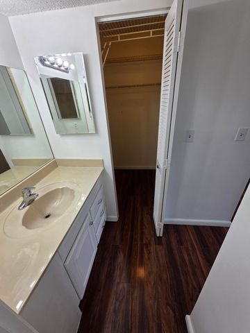 6361 N Falls Cir Drive 207, Lauderhill, FL 33319