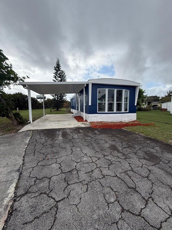 4022 68th Street N 826, Riviera Beach, FL 33404