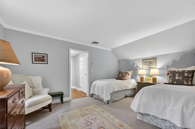 3 Peacock Pond Road, Glen Cove, NY 11542