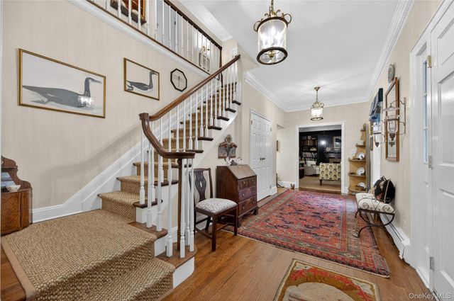 3 Peacock Pond Road, Glen Cove, NY 11542