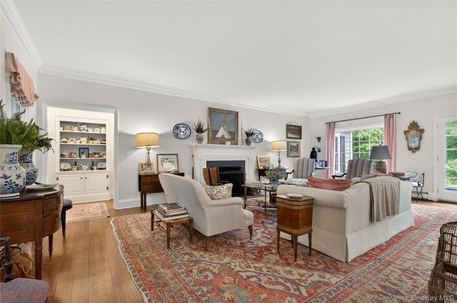 3 Peacock Pond Road, Glen Cove, NY 11542