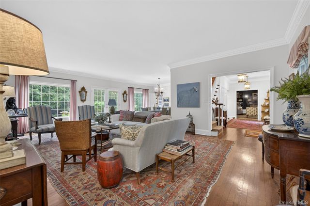 3 Peacock Pond Road, Glen Cove, NY 11542