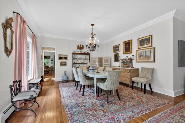 3 Peacock Pond Road, Glen Cove, NY 11542