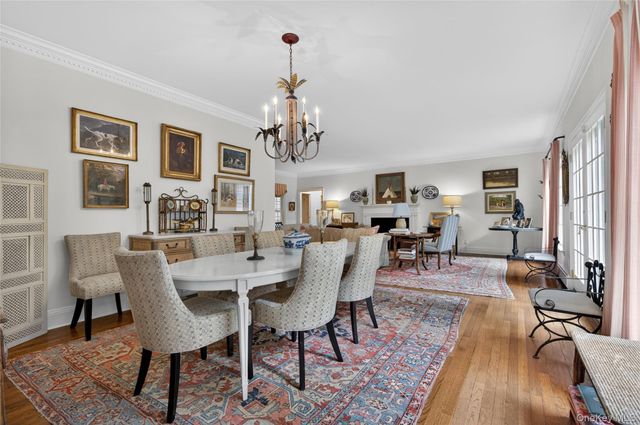 3 Peacock Pond Road, Glen Cove, NY 11542