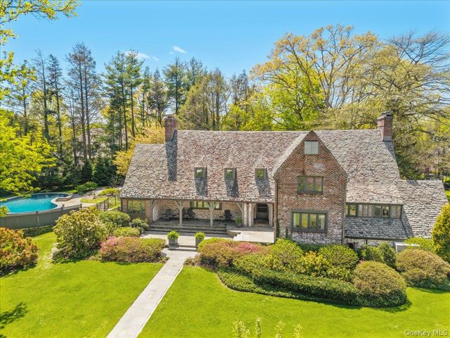 1 Dundee Road, Larchmont, NY 10538