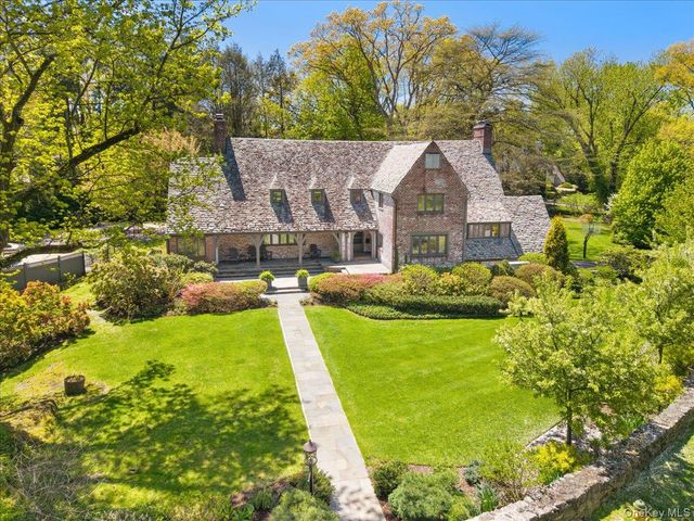 1 Dundee Road, Larchmont, NY 10538