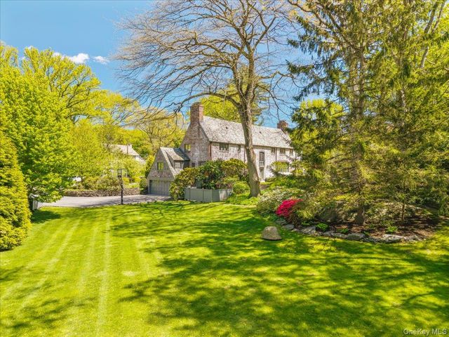 1 Dundee Road, Larchmont, NY 10538