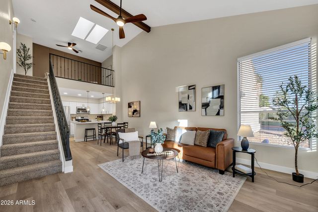 1717 E UNION HILLS Drive 2033, Phoenix, AZ 85024