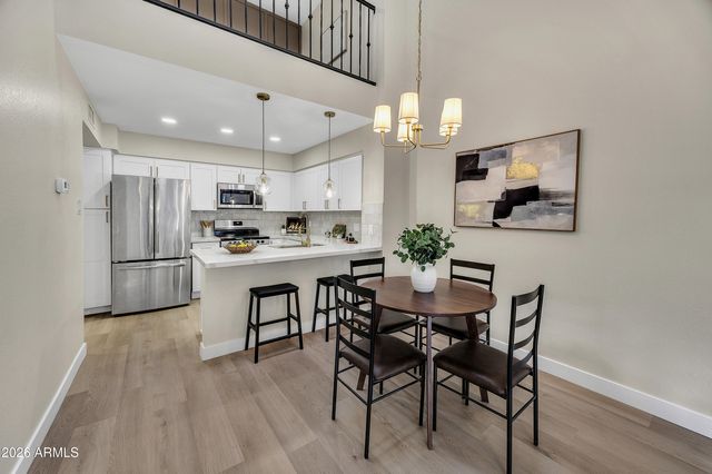 1717 E UNION HILLS Drive 2033, Phoenix, AZ 85024