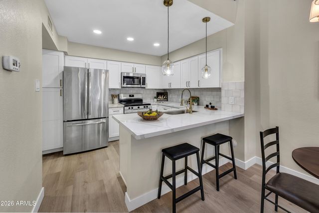 1717 E UNION HILLS Drive 2033, Phoenix, AZ 85024