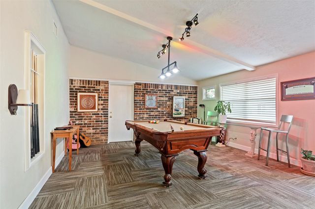 1015 Southern Hills, Kingwood, TX 77339