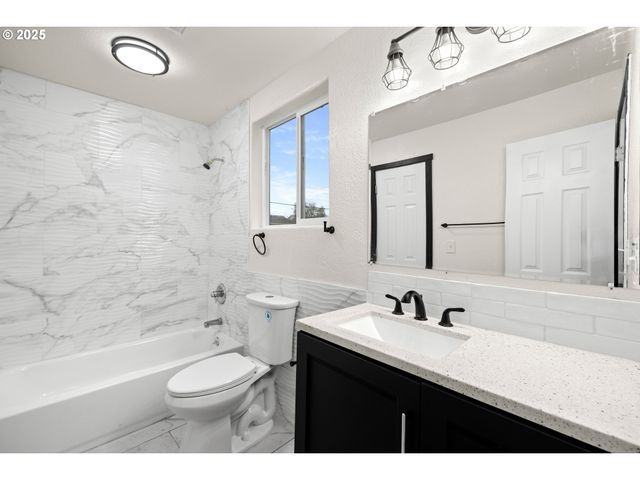 8412 Se LIEBE St, Portland, OR 97266