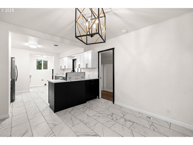 8412 Se LIEBE St, Portland, OR 97266