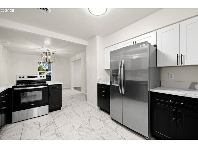 8412 Se LIEBE St, Portland, OR 97266