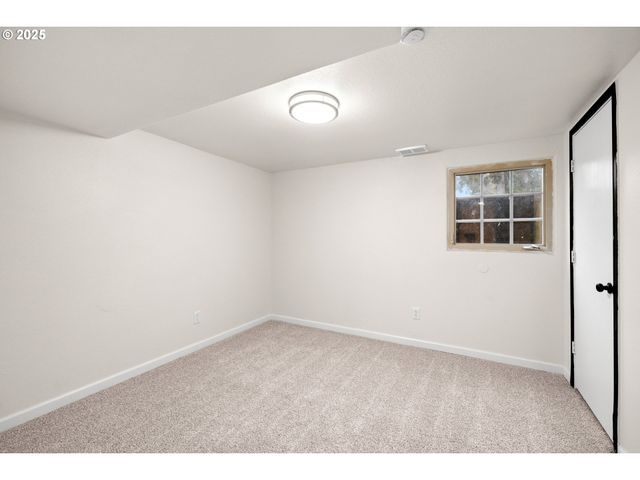 8412 Se LIEBE St, Portland, OR 97266