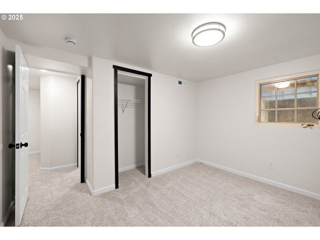 8412 Se LIEBE St, Portland, OR 97266