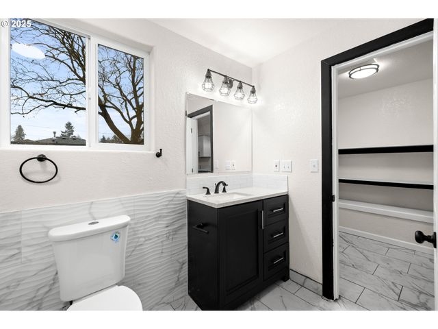 8412 Se LIEBE St, Portland, OR 97266