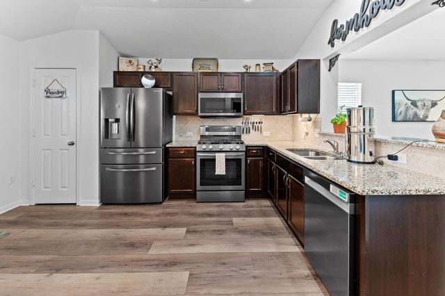 507 Luna Vista DR, Hutto, TX 78634