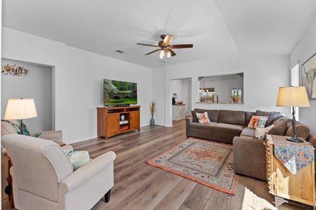 507 Luna Vista DR, Hutto, TX 78634