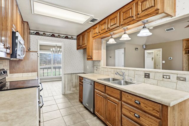 10305 Alta Vista Road, Fort Worth, TX 76244