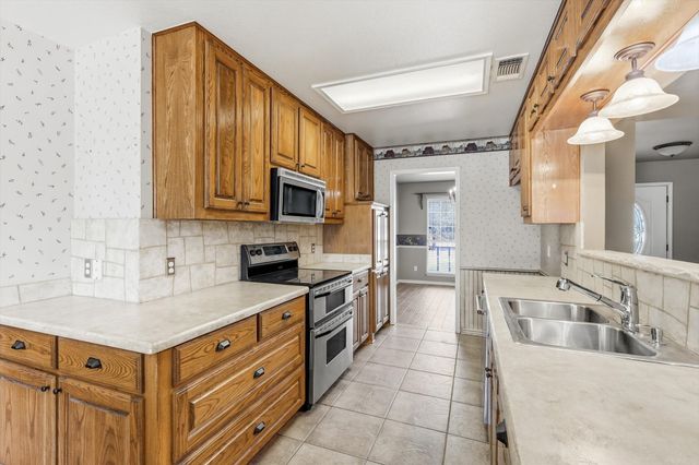 10305 Alta Vista Road, Fort Worth, TX 76244