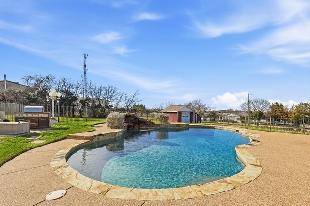 10305 Alta Vista Road, Fort Worth, TX 76244