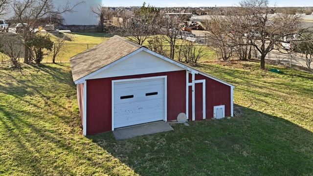 10305 Alta Vista Road, Fort Worth, TX 76244