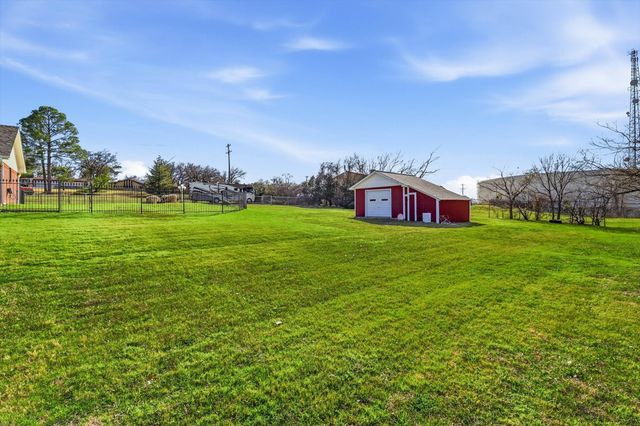 10305 Alta Vista Road, Fort Worth, TX 76244