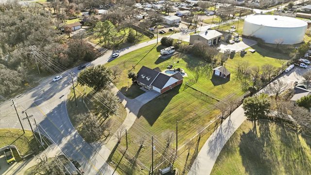 10305 Alta Vista Road, Fort Worth, TX 76244