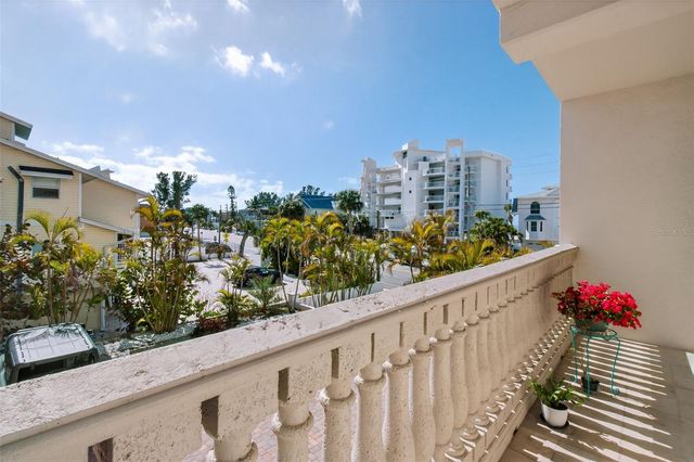 10133 GULF BOULEVARD E1, Treasure Island, FL 33706