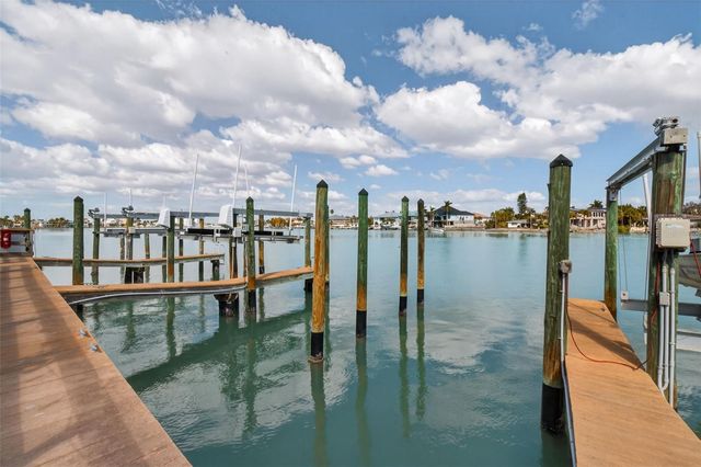 10133 GULF BOULEVARD E1, Treasure Island, FL 33706