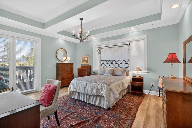 10133 GULF BOULEVARD E1, Treasure Island, FL 33706