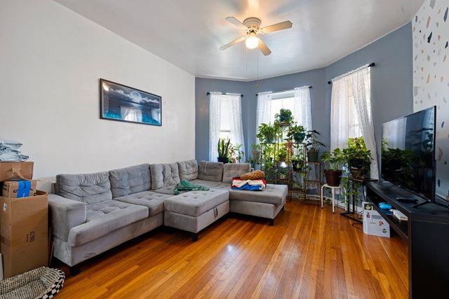 1015 N Central Avenue, Chicago, IL 60651