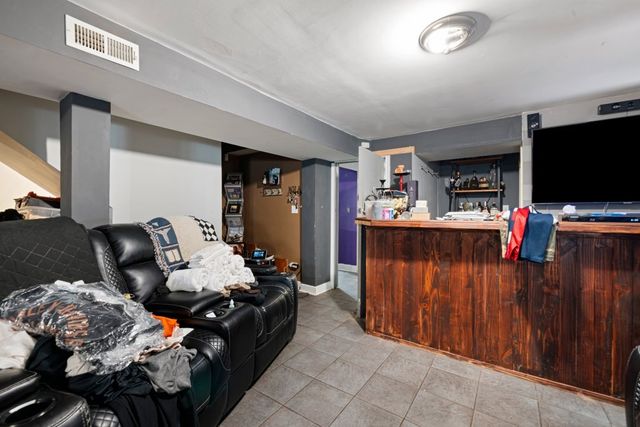 1015 N Central Avenue, Chicago, IL 60651