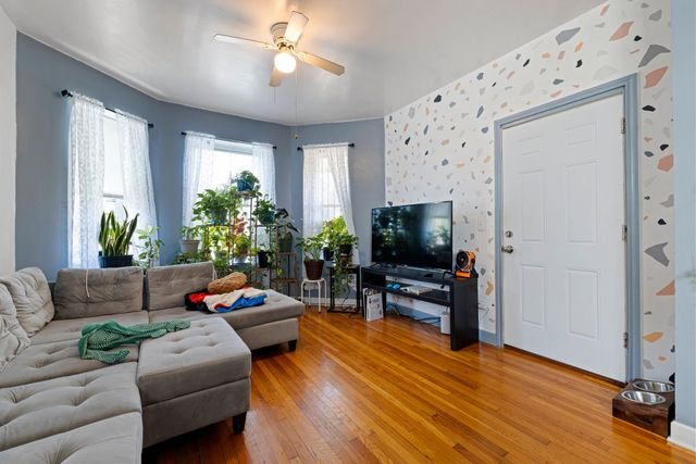 1015 N Central Avenue, Chicago, IL 60651