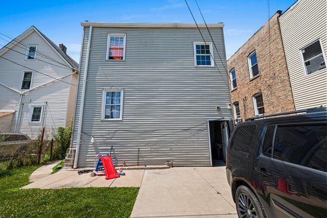 1015 N Central Avenue, Chicago, IL 60651