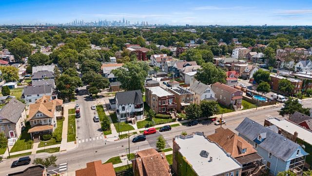1015 N Central Avenue, Chicago, IL 60651