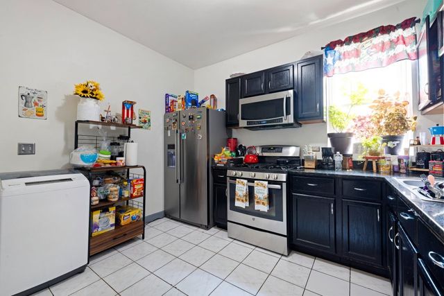 1015 N Central Avenue, Chicago, IL 60651