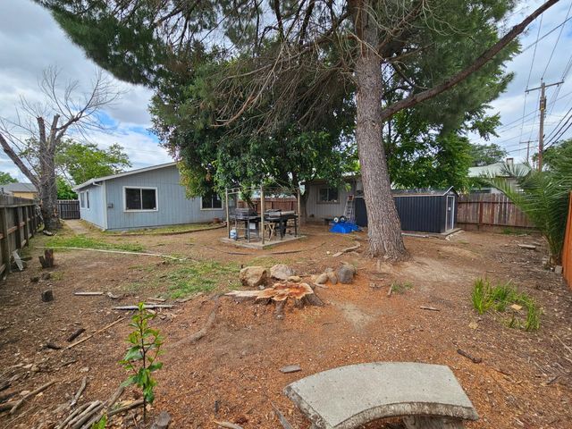 2310 Fairfield St, Sacramento, CA 95815