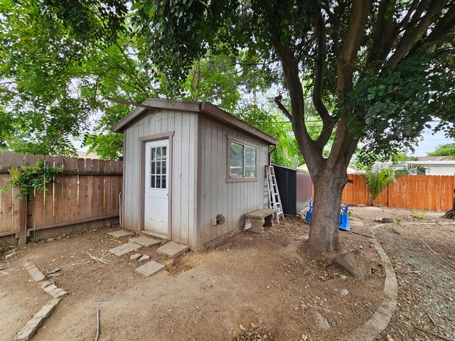 2310 Fairfield St, Sacramento, CA 95815