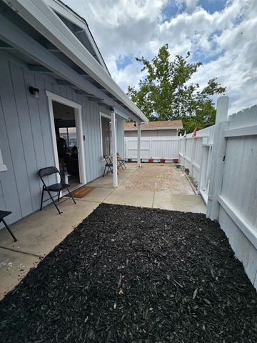 2310 Fairfield St, Sacramento, CA 95815