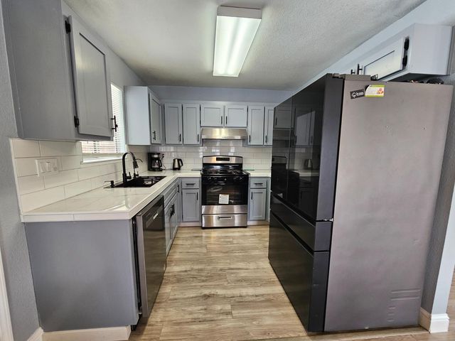 2310 Fairfield St, Sacramento, CA 95815