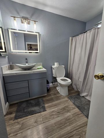 2310 Fairfield St, Sacramento, CA 95815